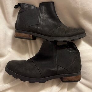 Sorel Black Leather Ankle Boots with Brown Accents